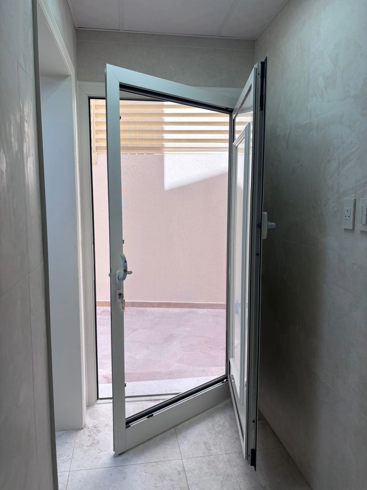  Glass Doors
